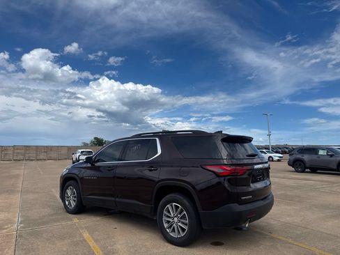 Used 2023 Chevrolet Traverse LT FWD image 13