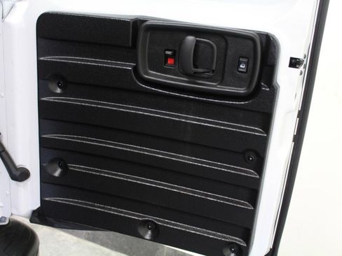 Used 2023 Chevrolet Express 2500 image 25