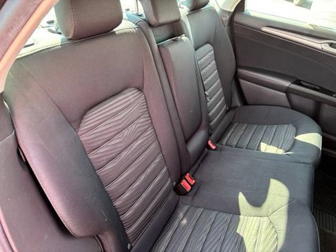 Used 2016 Ford Fusion SE FWD image 21