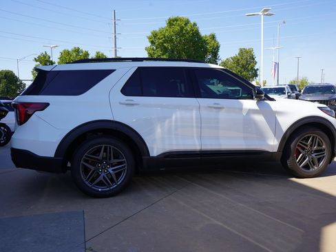 New 2026 Ford Explorer ST w/ Sun And Sound Package AWD/4WD image 9