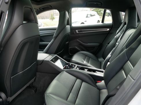 Used 2022 Porsche Panamera 4 Platinum Edition image 11