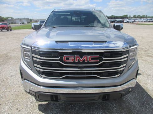 New 2026 GMC Sierra 1500 SLT w/ SLT Premium Plus Package AWD/4WD image 11