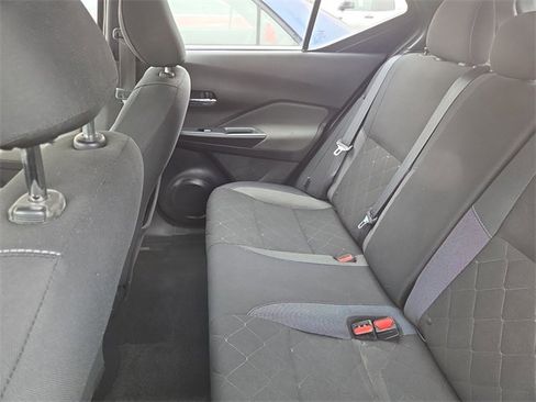 Used 2020 Nissan Kicks SV image 9