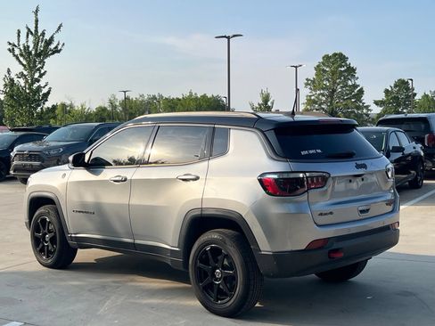 Used 2022 Jeep Compass Trailhawk w/ Trailhawk Convenience Group AWD/4WD image 10