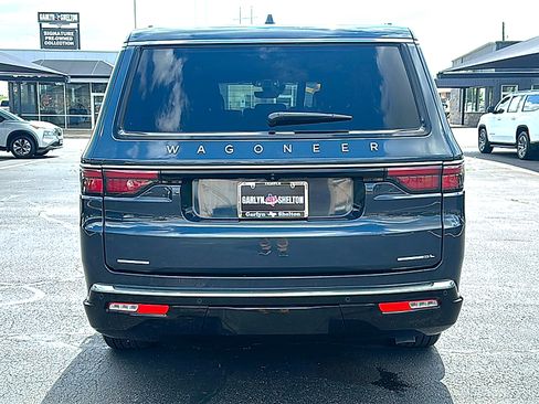 Used 2023 Jeep Wagoneer L Series II AWD/4WD image 7