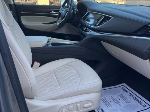 Used 2023 Buick Enclave Avenir w/ Avenir Technology Package image 11