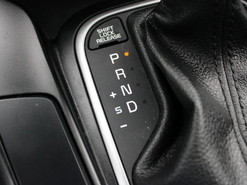 Used 2025 Kia Soul LX FWD image 40