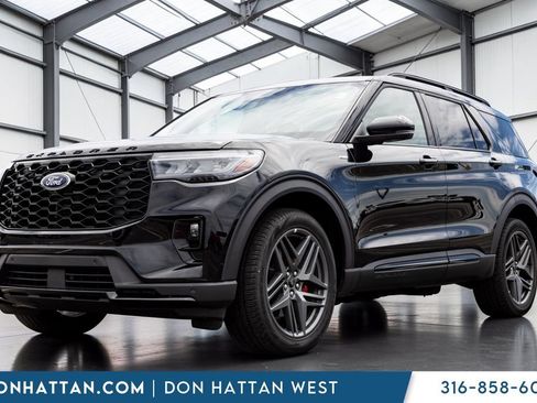 Used 2025 Ford Explorer ST-Line w/ ST-Line Street Pack AWD/4WD image 1