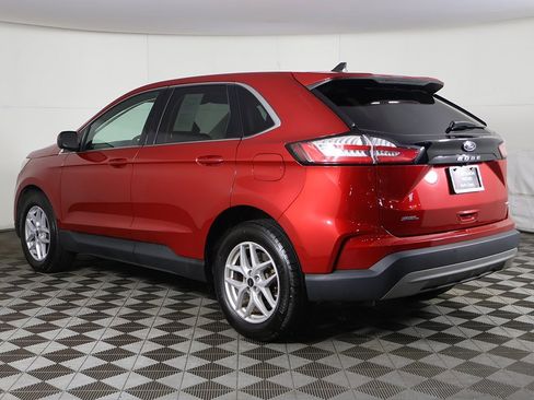 Used 2024 Ford Edge SEL w/ Convenience Package image 7