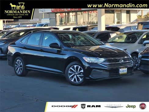 Used 2024 Volkswagen Jetta S image 1