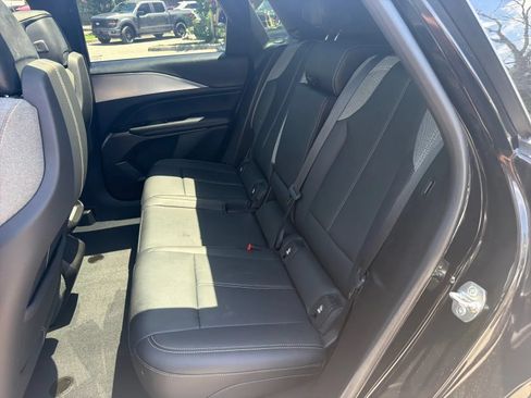 Used 2024 Cadillac Lyriq Tech RWD image 14
