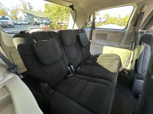 Used 2015 Dodge Grand Caravan SE w/ Quick Order Package 29E SE image 16