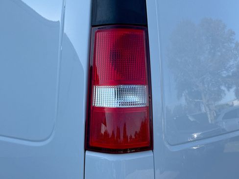 Used 2018 GMC Savana 2500 image 28