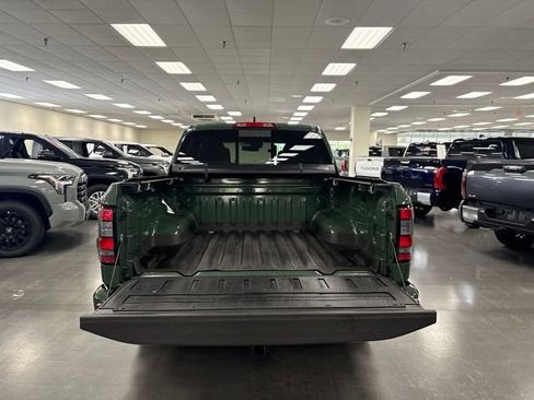 Used 2024 Nissan Frontier PRO-4X w/ Technology Package AWD/4WD image 11