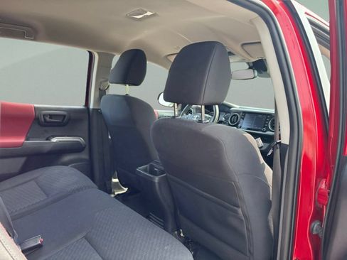 Used 2021 Toyota Tacoma SR5 RWD image 31