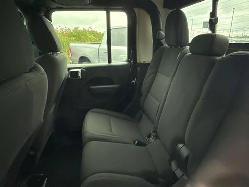 Used 2023 Jeep Gladiator Sport AWD/4WD image 26