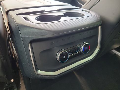 Used 2025 Ford Expedition Max Active AWD/4WD image 17