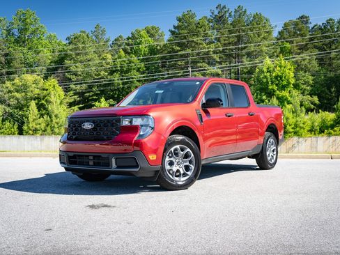 New 2026 Ford Maverick XLT w/ XLT Luxury Package FWD image 1