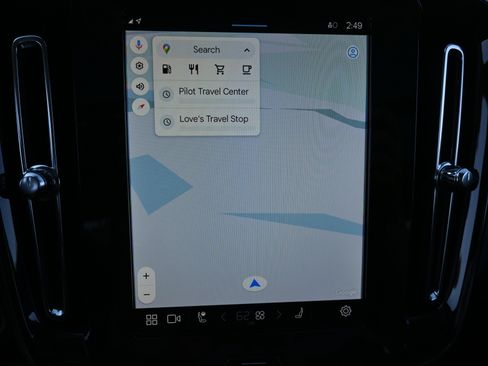 Used 2025 Volvo XC40 B5 Core image 27