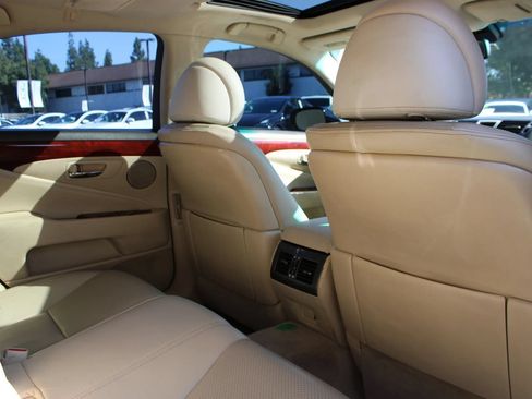 Used 2010 Lexus LS 460 RWD image 13