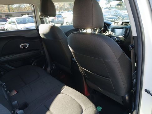 Used 2019 Kia Soul + image 14