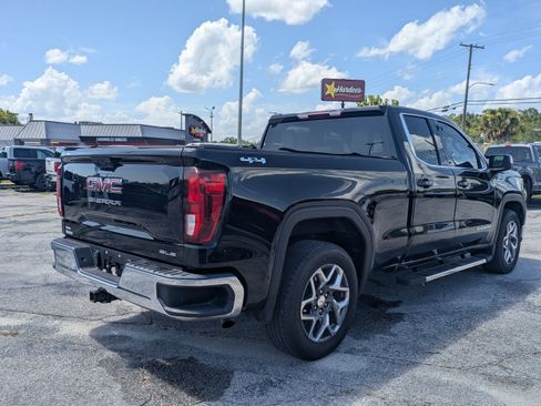 Used 2023 GMC Sierra 1500 SLE AWD/4WD image 4