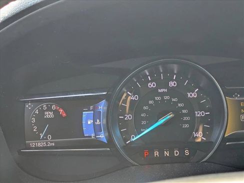 Used 2017 Ford Explorer XLT w/ Equipment Group 202A image 7