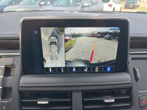 Used 2023 Chevrolet Suburban Z71 w/ Luxury Package image 27