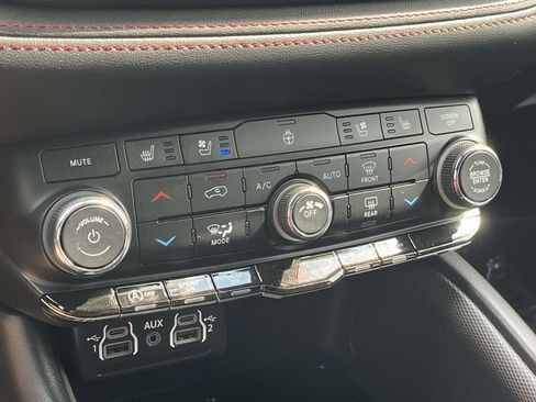 Used 2024 Dodge Durango GT AWD/4WD image 35