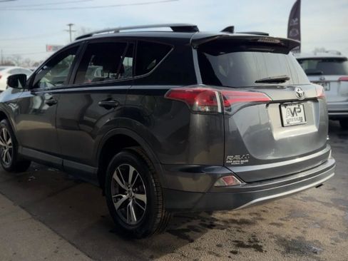 Used 2018 Toyota RAV4 XLE image 5
