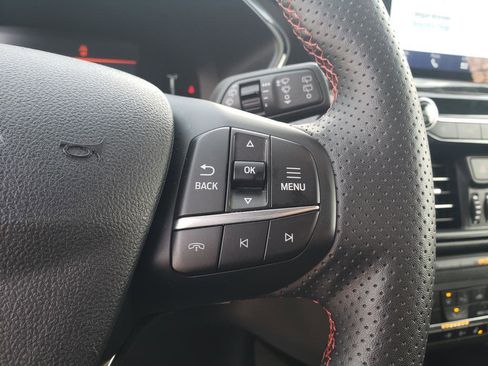 Used 2024 Ford Escape ST-Line image 34