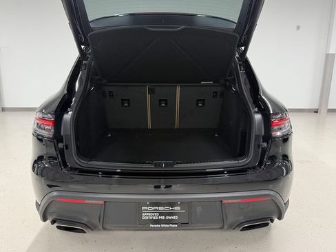 Certified 2026 Porsche Macan AWD/4WD image 14