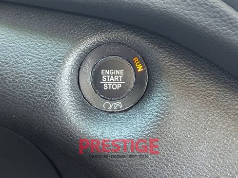 Used 2022 Jeep Cherokee Latitude Lux AWD/4WD image 19
