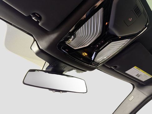 Certified 2023 BMW M550i xDrive w/ Executive Package image 21