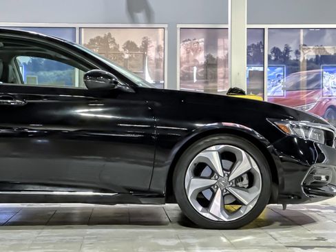 Used 2020 Honda Accord Touring image 34