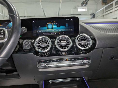 Certified 2021 Mercedes-Benz GLA 250 4MATIC image 29