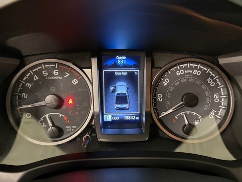 Used 2022 Toyota Tacoma TRD Sport w/ Technology Package AWD/4WD image 24