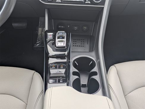 Used 2022 Hyundai Sonata Limited image 17