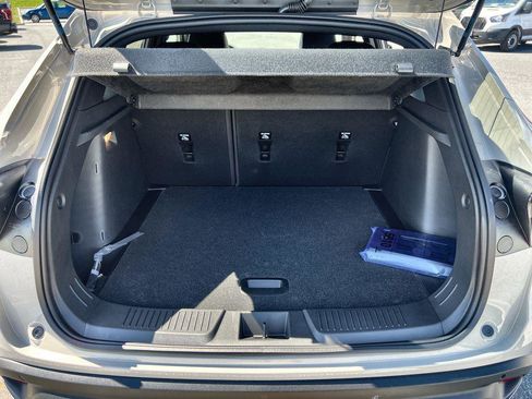 New 2026 Chevrolet Trax RS w/ Sunroof Package FWD image 24