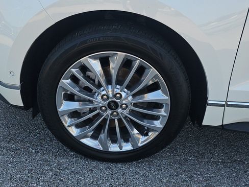 Used 2024 Ford Edge Titanium w/ Titanium Elite Package AWD/4WD image 9