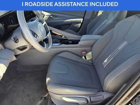 Certified 2025 Hyundai Elantra SEL image 11