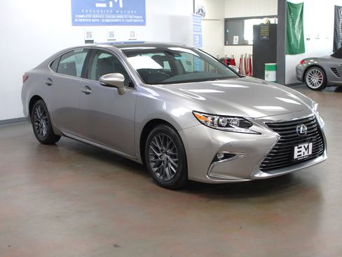Used 2018 Lexus ES 350 image 2