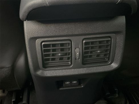 Used 2023 Toyota Venza Limited image 27