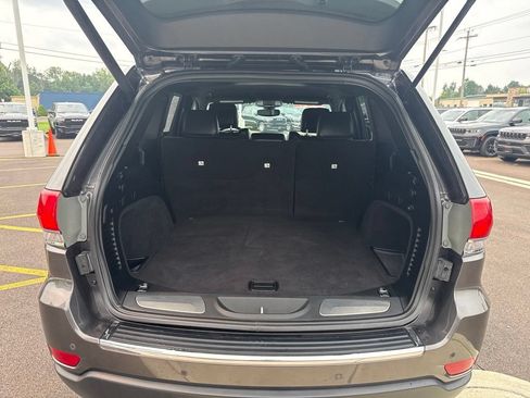 Used 2018 Jeep Grand Cherokee Limited AWD/4WD image 17