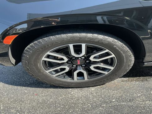 Used 2022 GMC Yukon XL AT4 w/ AT4 Premium Plus Package image 10