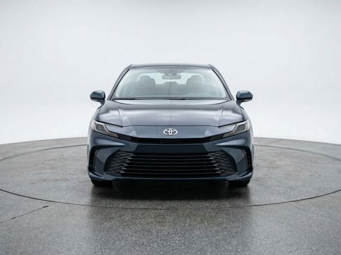 Used 2025 Toyota Camry LE image 2