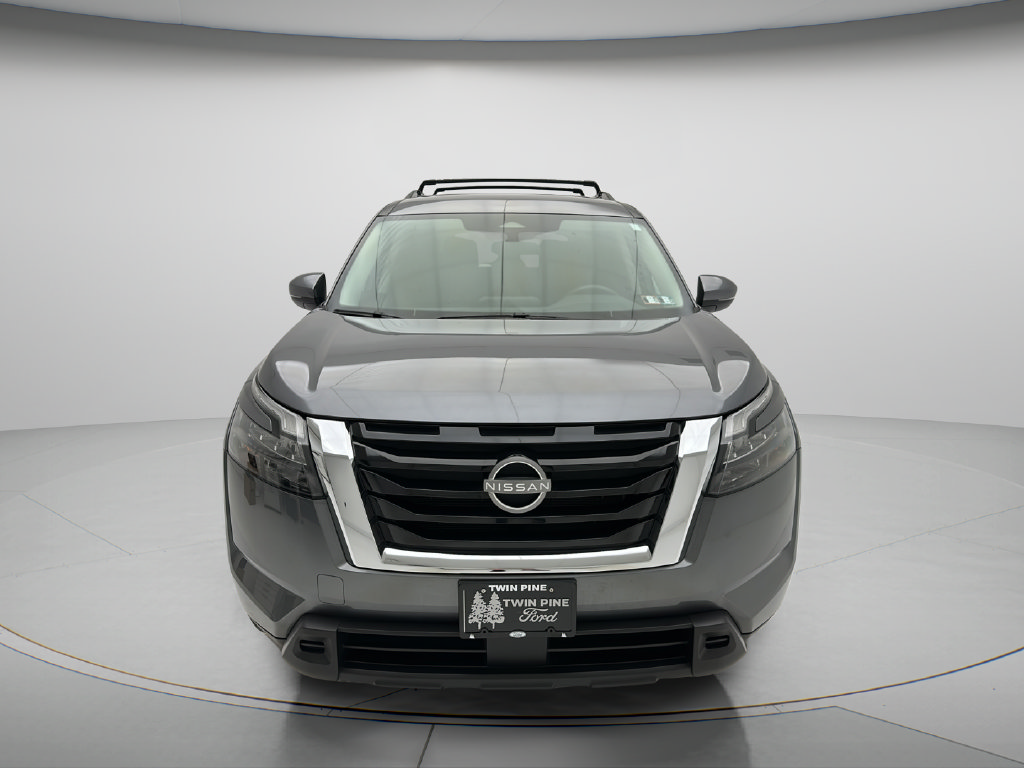 Used 2024 Nissan Pathfinder SV AWD/4WD image 2