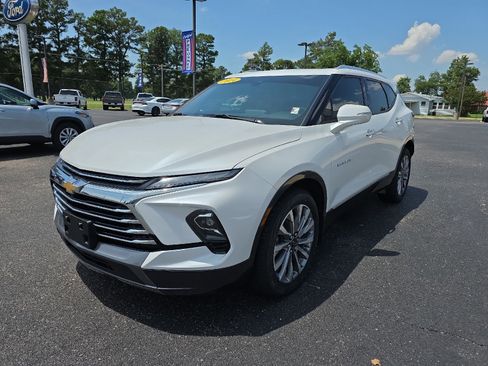 Used 2024 Chevrolet Blazer Premier w/ Driver Confidence II Package image 5