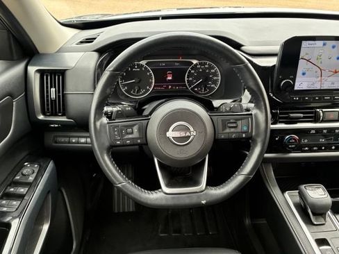 Certified 2023 Nissan Pathfinder Platinum FWD image 16