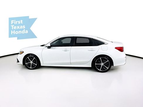 Used 2024 Honda Civic Touring image 4